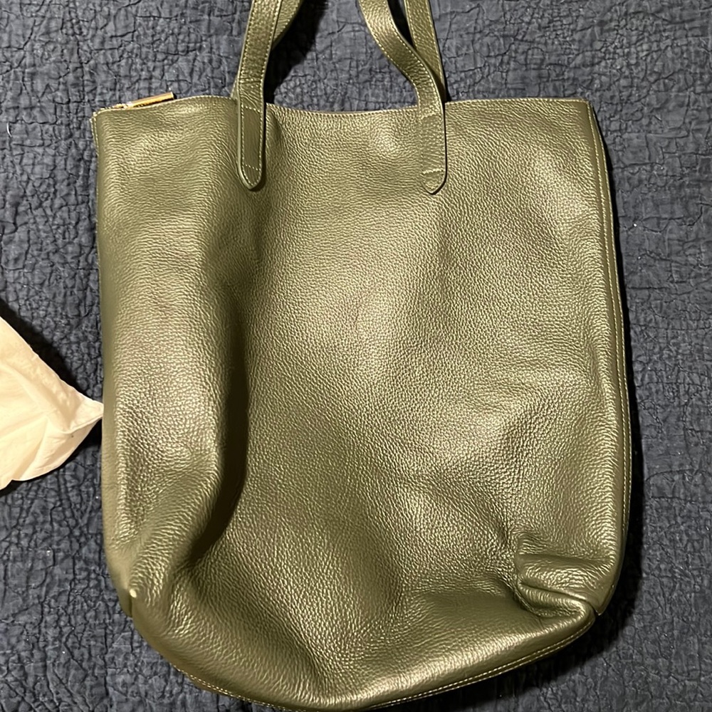 Cuyana Tall Leather Structured Zip Tote